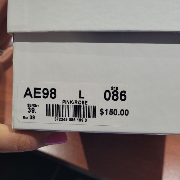 Le Chateau heels. Made in Italy. - Picture 2 of 4